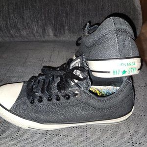 CONVERSE SANTA CRUZ EDITION SIZE 8 USED